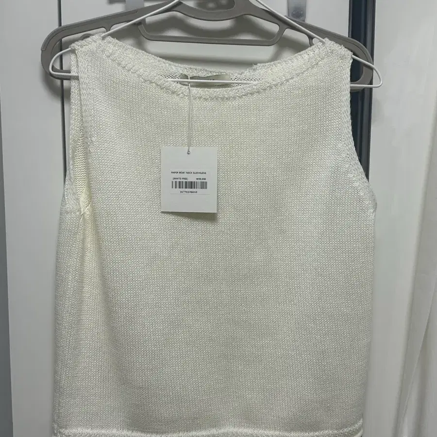 오떼뜨 PAPER BOAT NECK SLEEVELESS 보트넥 민소매 화이트