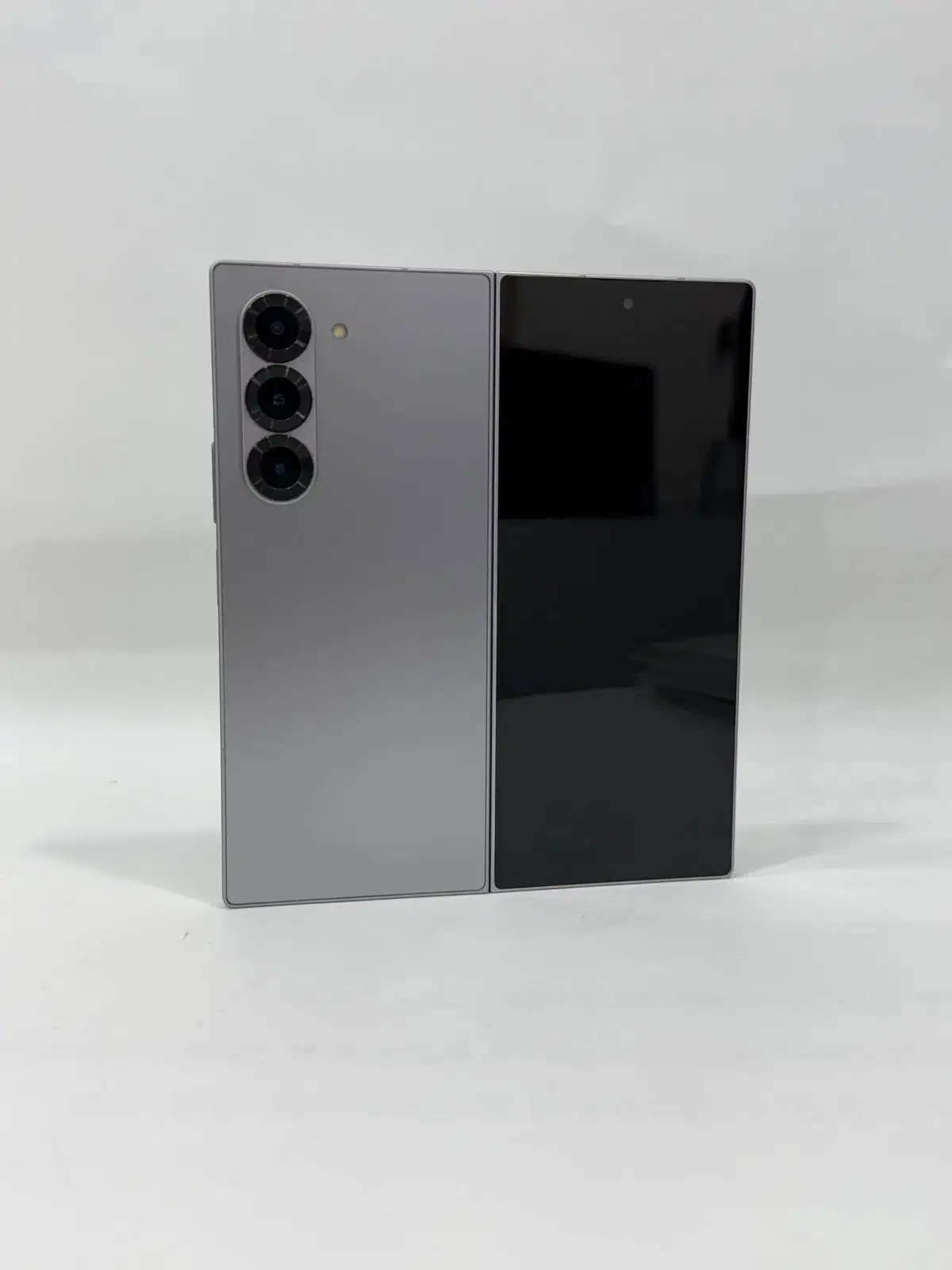 갤럭시Z폴드6 실버 512GB Y2131