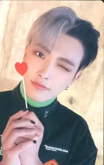 ATEEZ KQ SHOP HONG JOONG THE WORLD EP.1:MOVEMENT