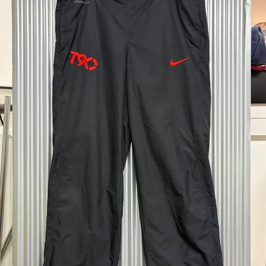 [M/80] 나이키 NIKE T90 스톰핏 우븐 트레이닝 팬츠 블랙 2.9