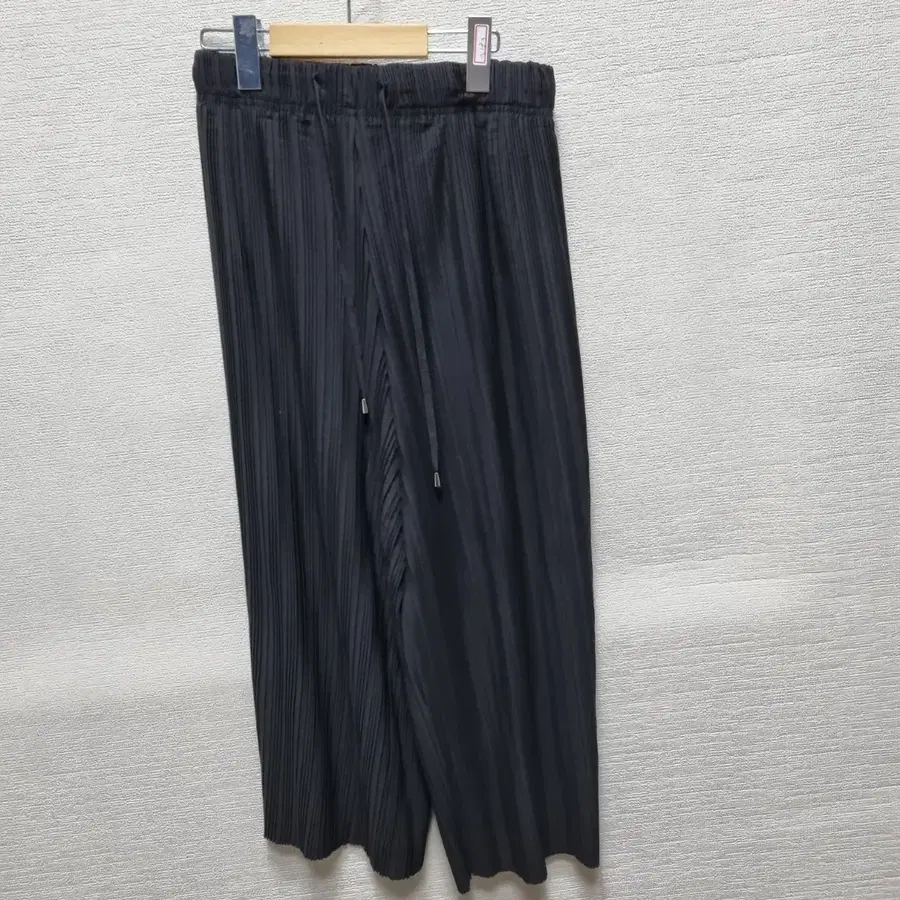 a183 플리츠 바지