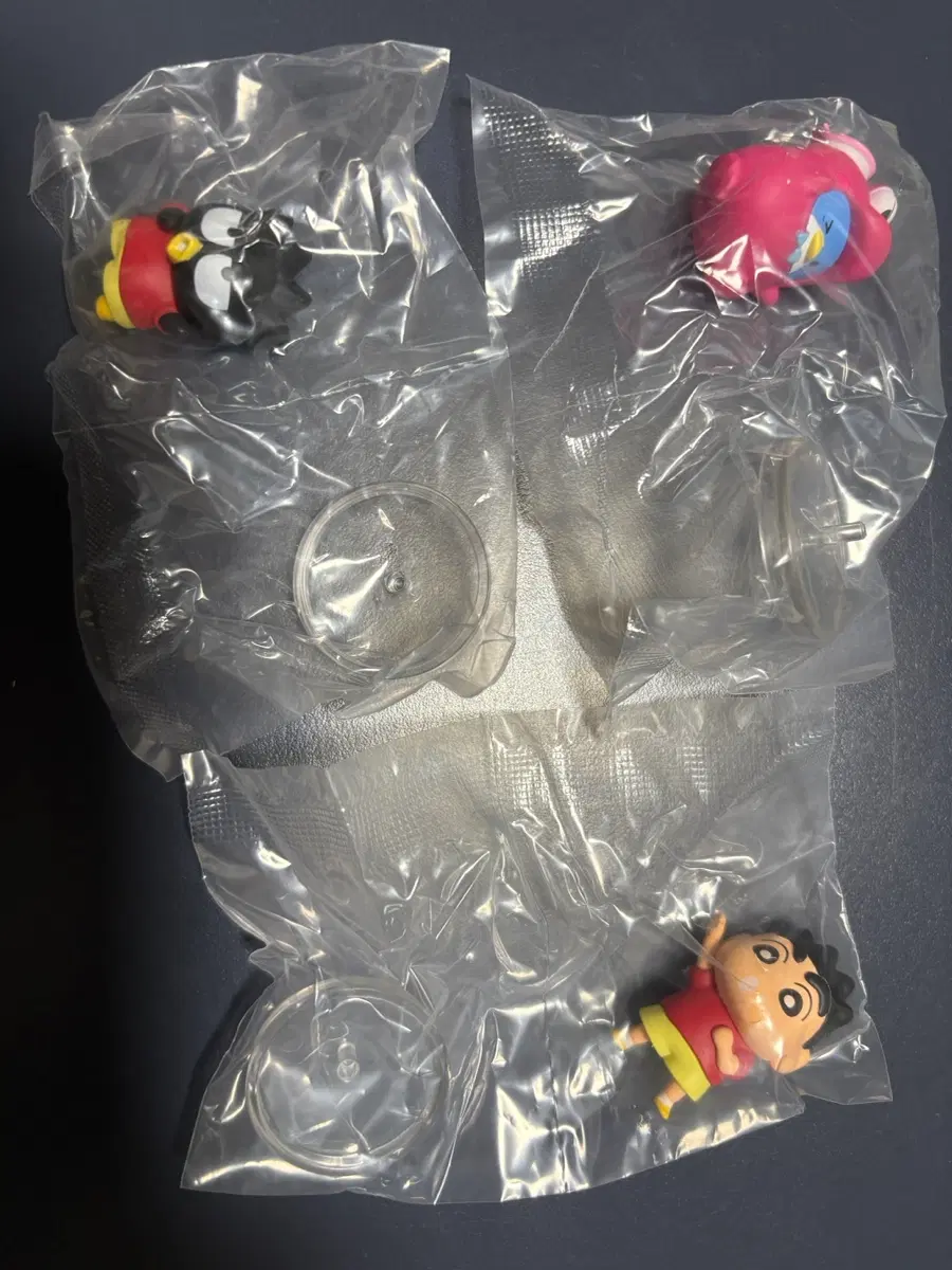짱구 산리오 콜라보 가챠 턱시도샘 팝니다
