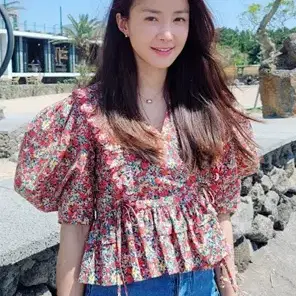 VOCAVACA 보카바카 프릴 랩 블라우스