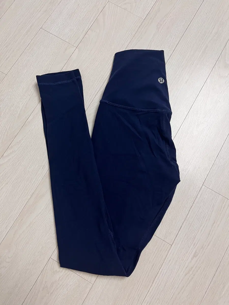 룰루레몬 얼라인 네이비 xs 긴기장