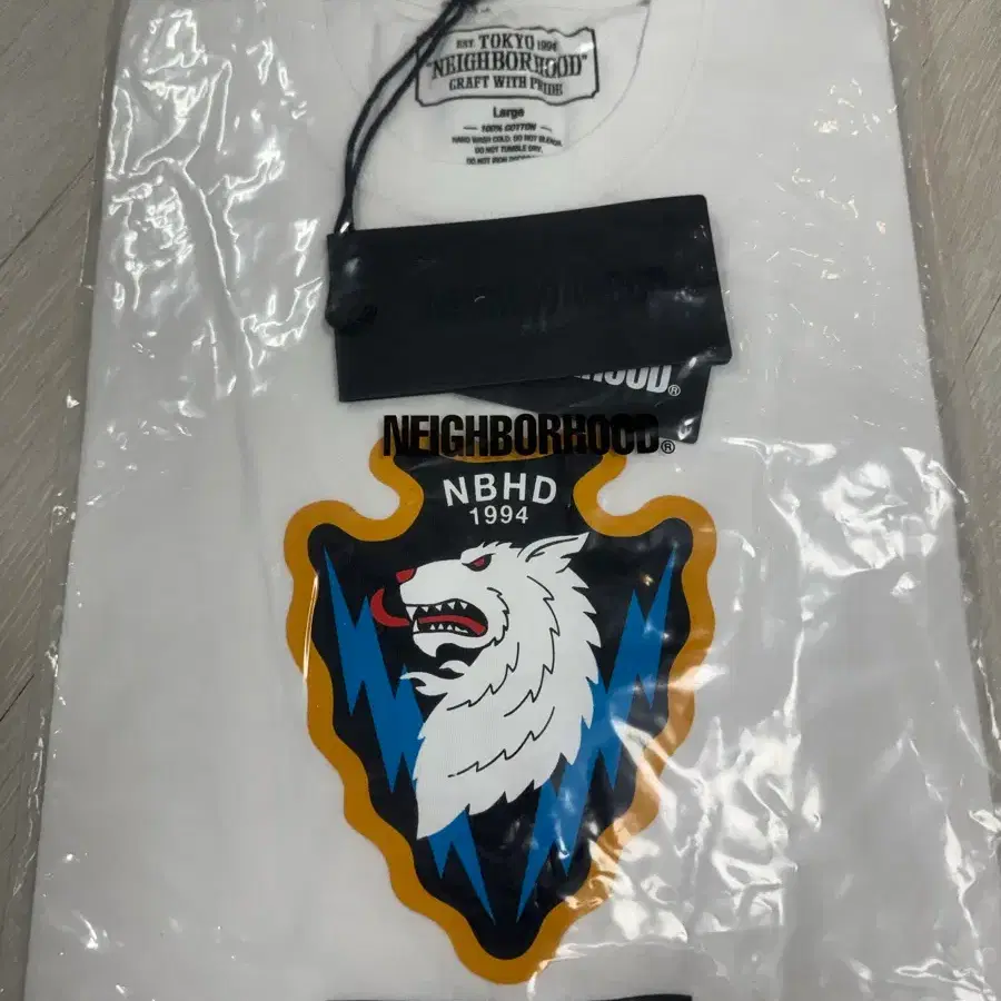 네이버후드 화이트 티셔츠