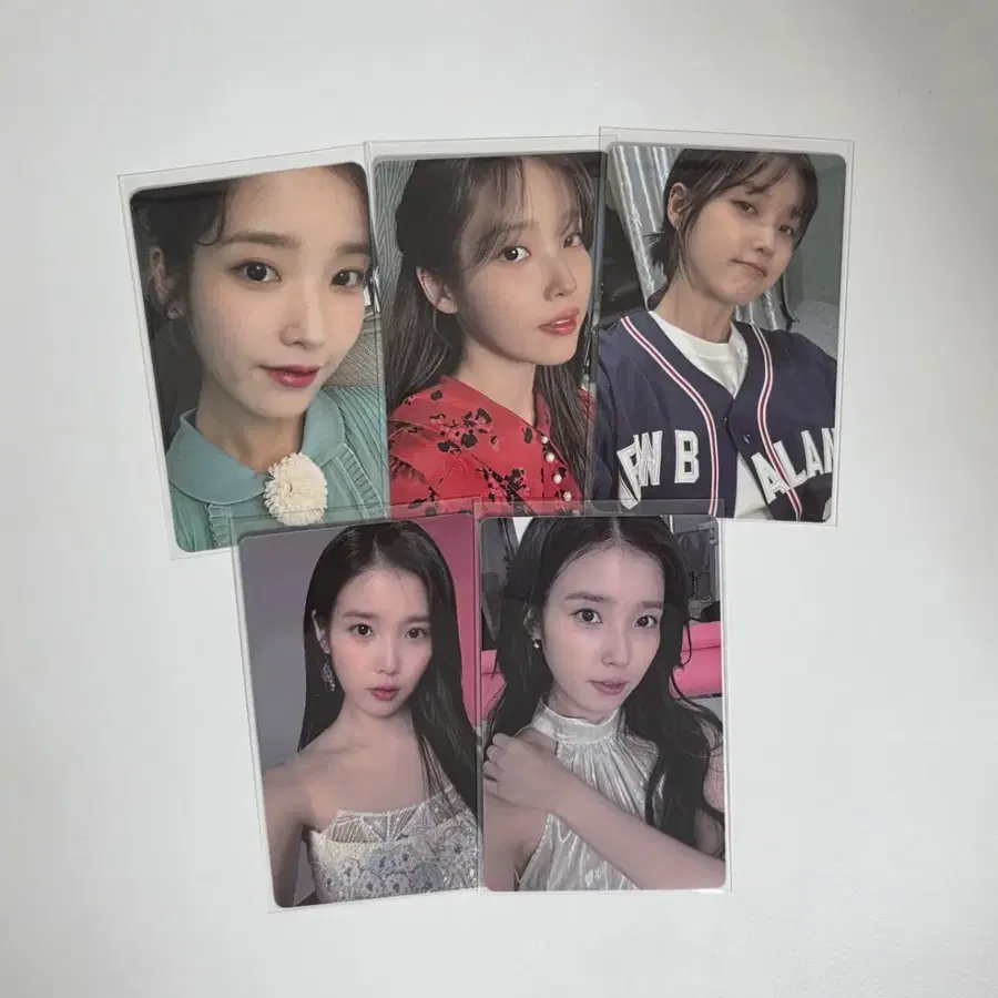 아이유 포카 일괄 판매 더위닝 팝업