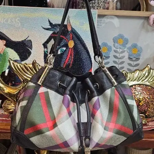 닥스 체크 숄더백