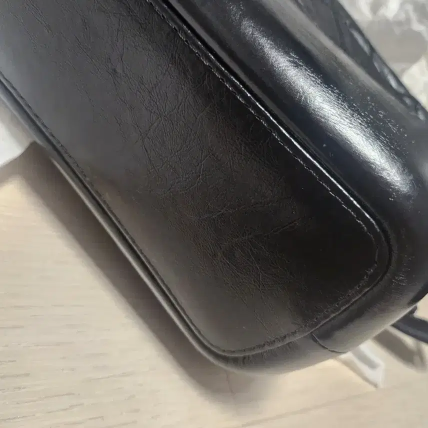 샤넬 가브리엘 호보백 블랙 금장 사진 4