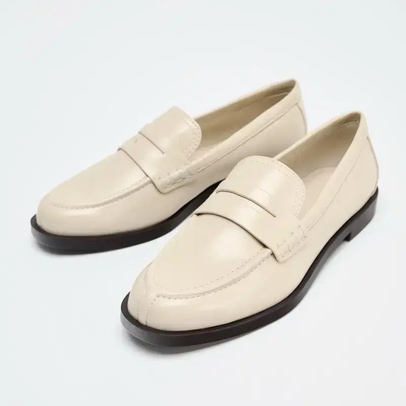 ZARA 자라 크림 로퍼