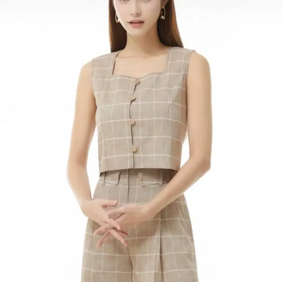 IT MICHAA]버튼 포인트 린넨 베스트