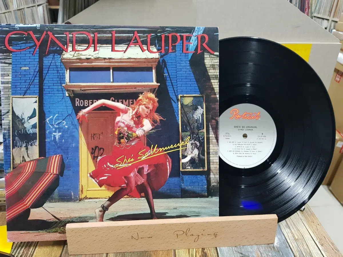 신디 로퍼 She's So Unusual LP 레코드