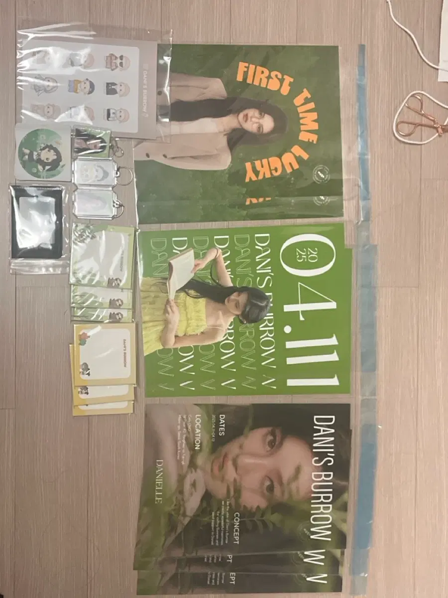 (1등 상품) 뉴진스 다니엘 newjeans Danielle 'DANI'S BURROW' 생카 생일카페 굿즈 세트 2025