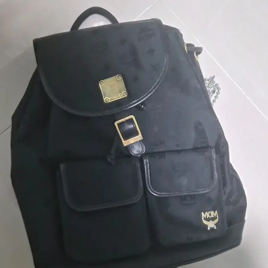MCM 엠씨엠 가방 블랙,지뢰계 갸루 y2K,(급전,교판)