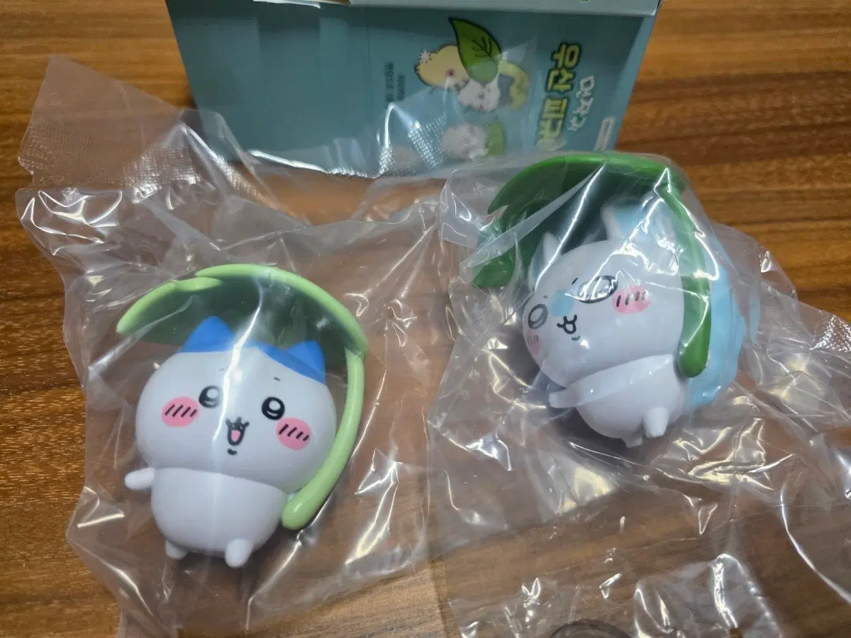 일괄)치이카와 먼작귀 우산 피규어 하치와레 모몽가