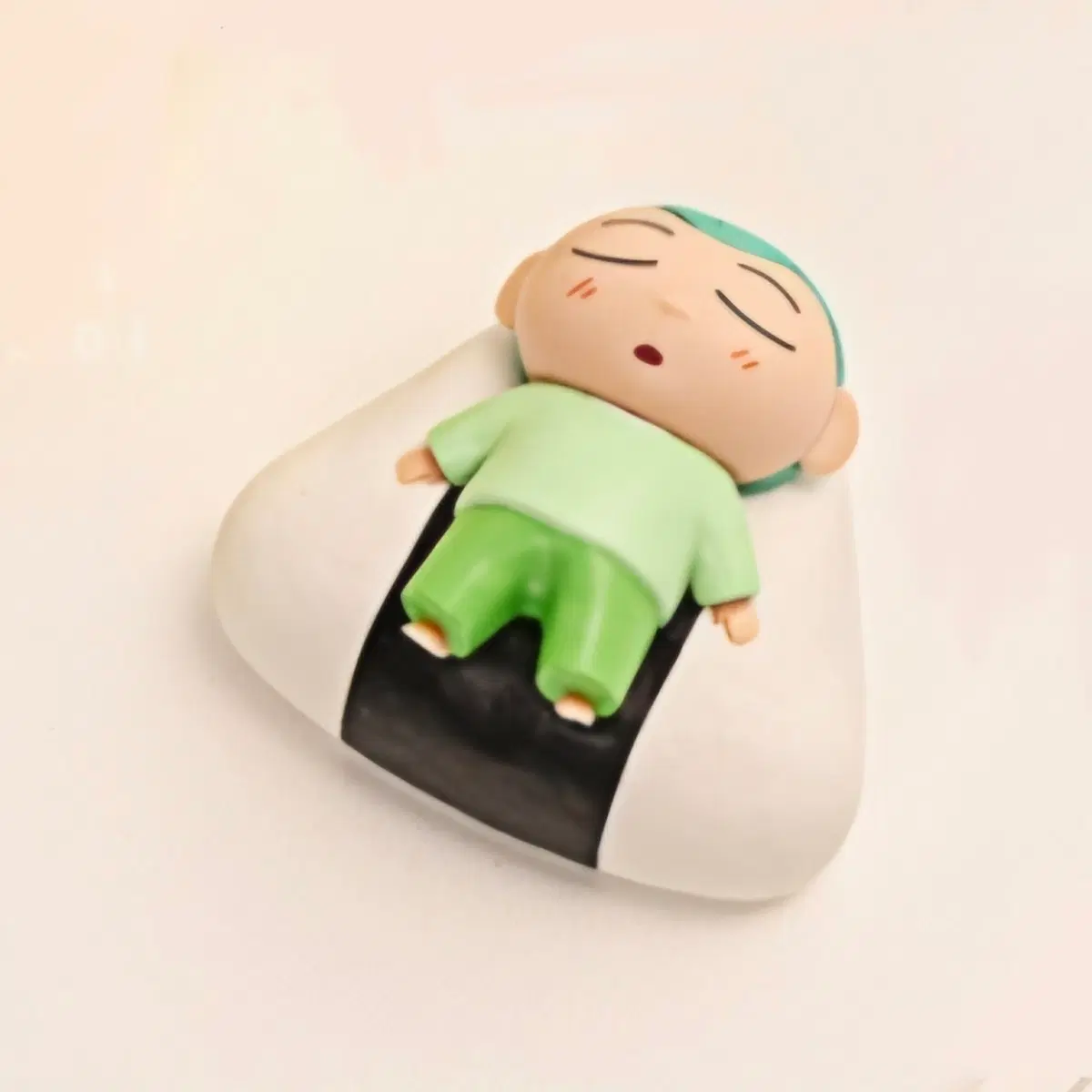 [UY/미개봉] 3.8cm 짱구는못말려 짱구 쿠션 무드등 주먹밥 훈이