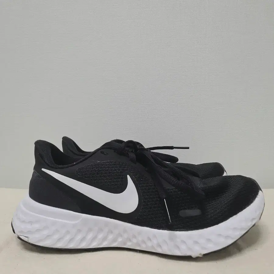 225나이키 레볼루션5 런닝화 -1297