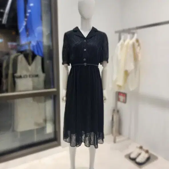 나이스클랍 블랙 브이넥 카라 샤이닝 원피스
