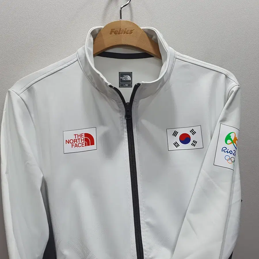 노스페이스 리우올림픽 국가대표 트레이닝탑 우먼즈 L사이즈