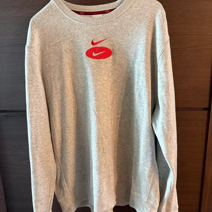 나이키 맨투맨 그레이 레드 더블스우시 2xl 중고