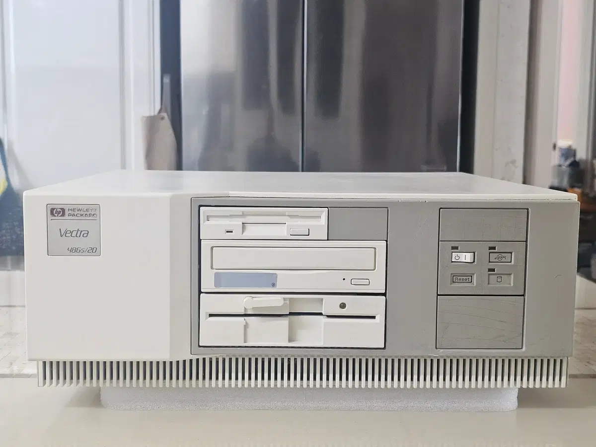 HP Vectra 486s/20 본체 및 EISA 확장카드 구성 (인텔 487SX, UVGA, EISA SCSI & LAN, SB CT3630)