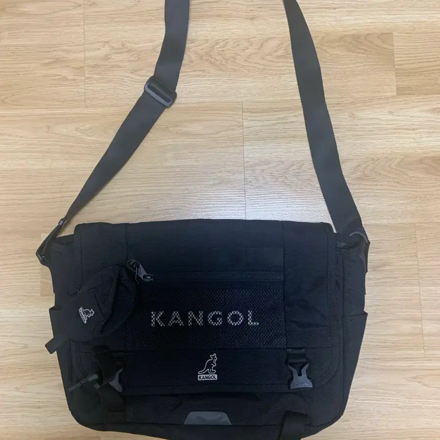 캥골 메신저백 가방 판매