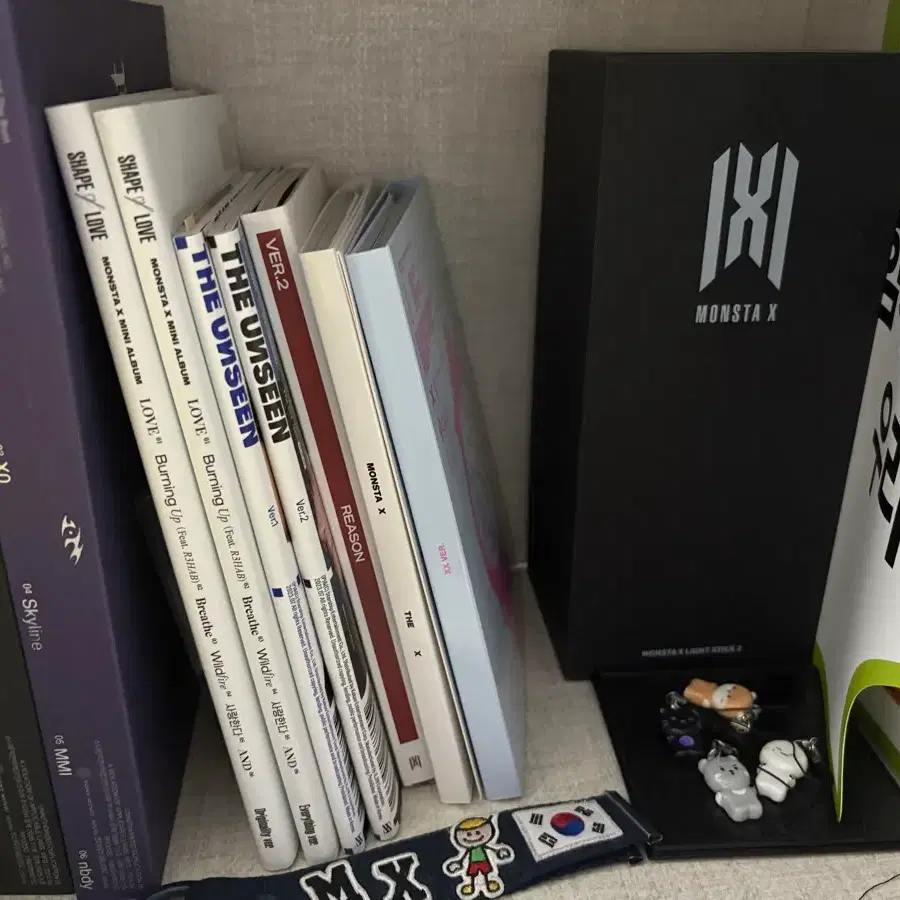 몬스타엑스 굿즈 일괄로 팔아요!!