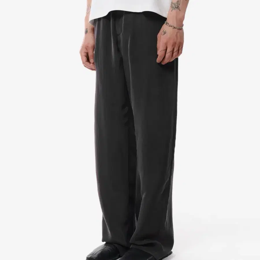 [새상품] 다이브인 큐프라 스트레이트 트라우저 CUPRA STRAIGHT TROUSERS
