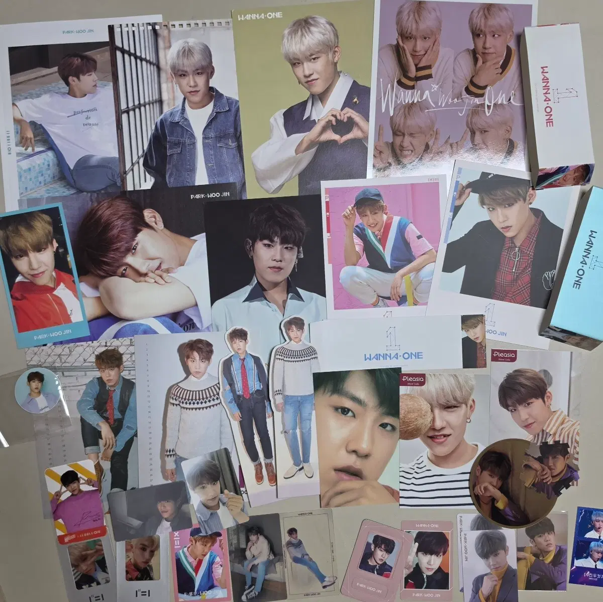 워너원 박우진 썸머패키지 화보 + 엽서, 포토카드 세트