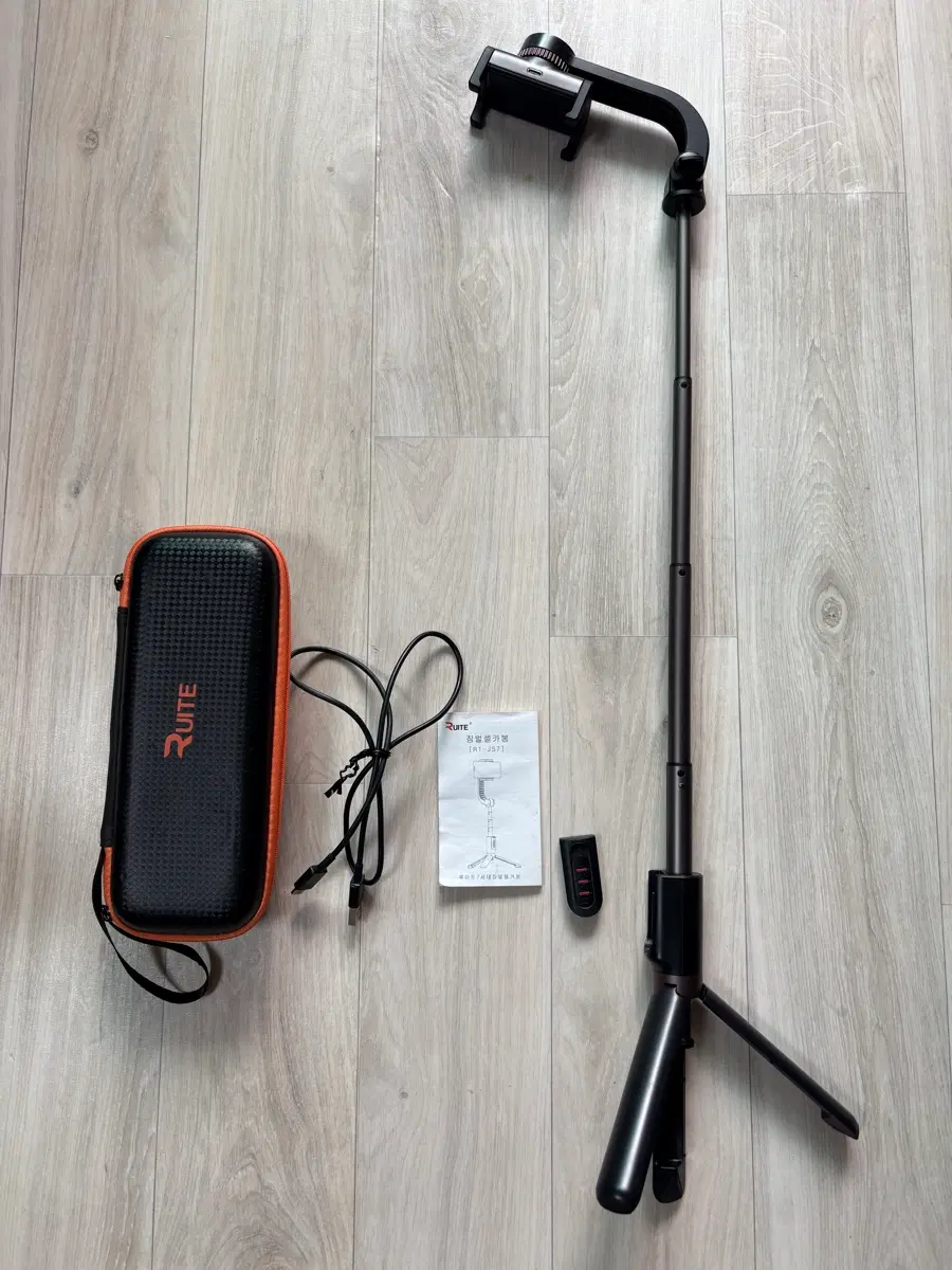 정품 삼성 Ruite RT-JS7 짐벌 & 셀카봉 삼각대 (블랙, 새제품)
