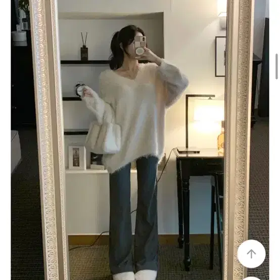 (품절 상품) 에이블리 잔느 브이넥 앙고라 롱 니트 겸용 미니 원피스