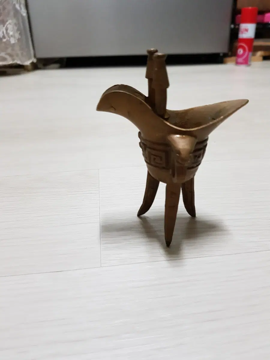 동양 청동 삼족배