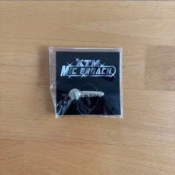 케츠메이시 마이크 브로치 굿즈