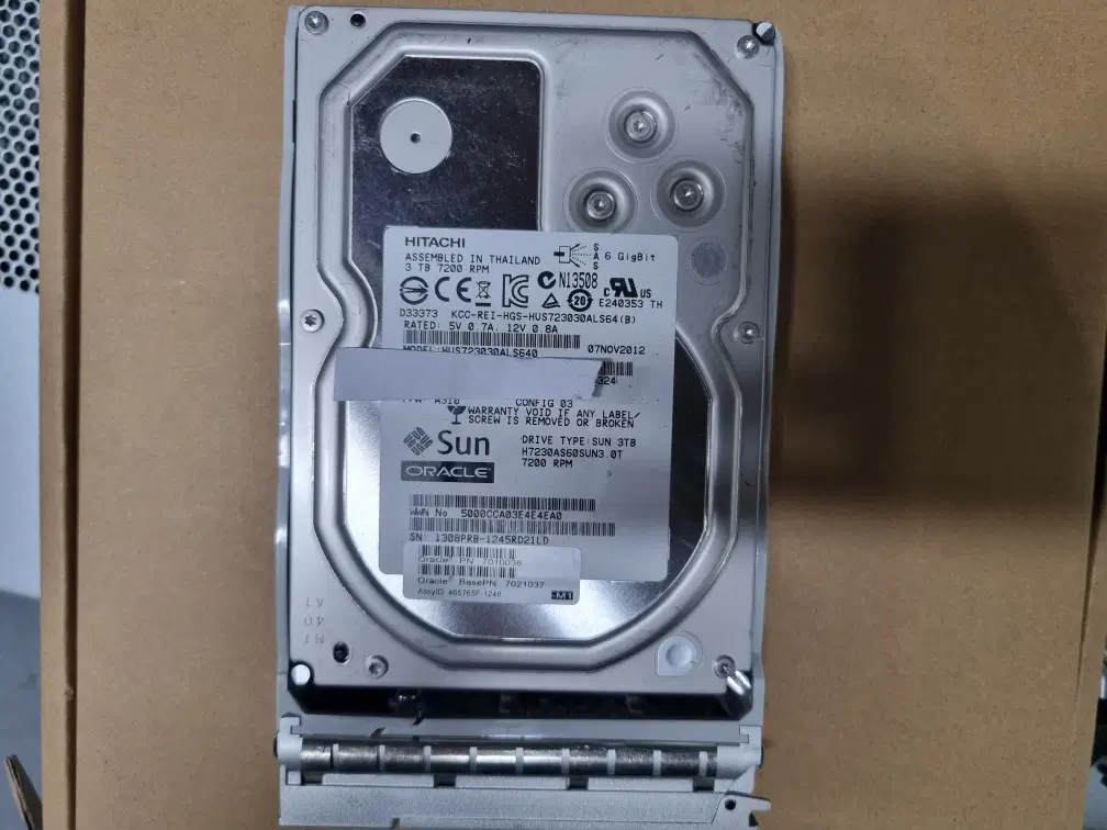HITACHI SAS HDD 3.5인치 3TB 판매합니다.