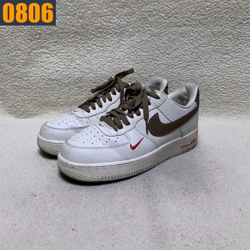255 NIKE 나이키 에어포스 크림 화이트 브라운