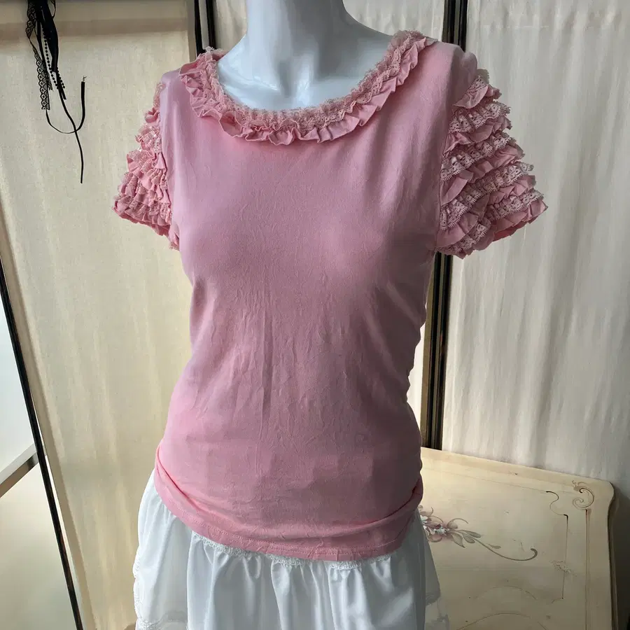 pink lace frill short sleeve