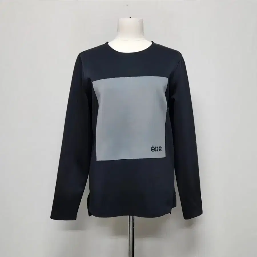 파츠파츠 23'FW 여성 네오프렌 티셔츠
