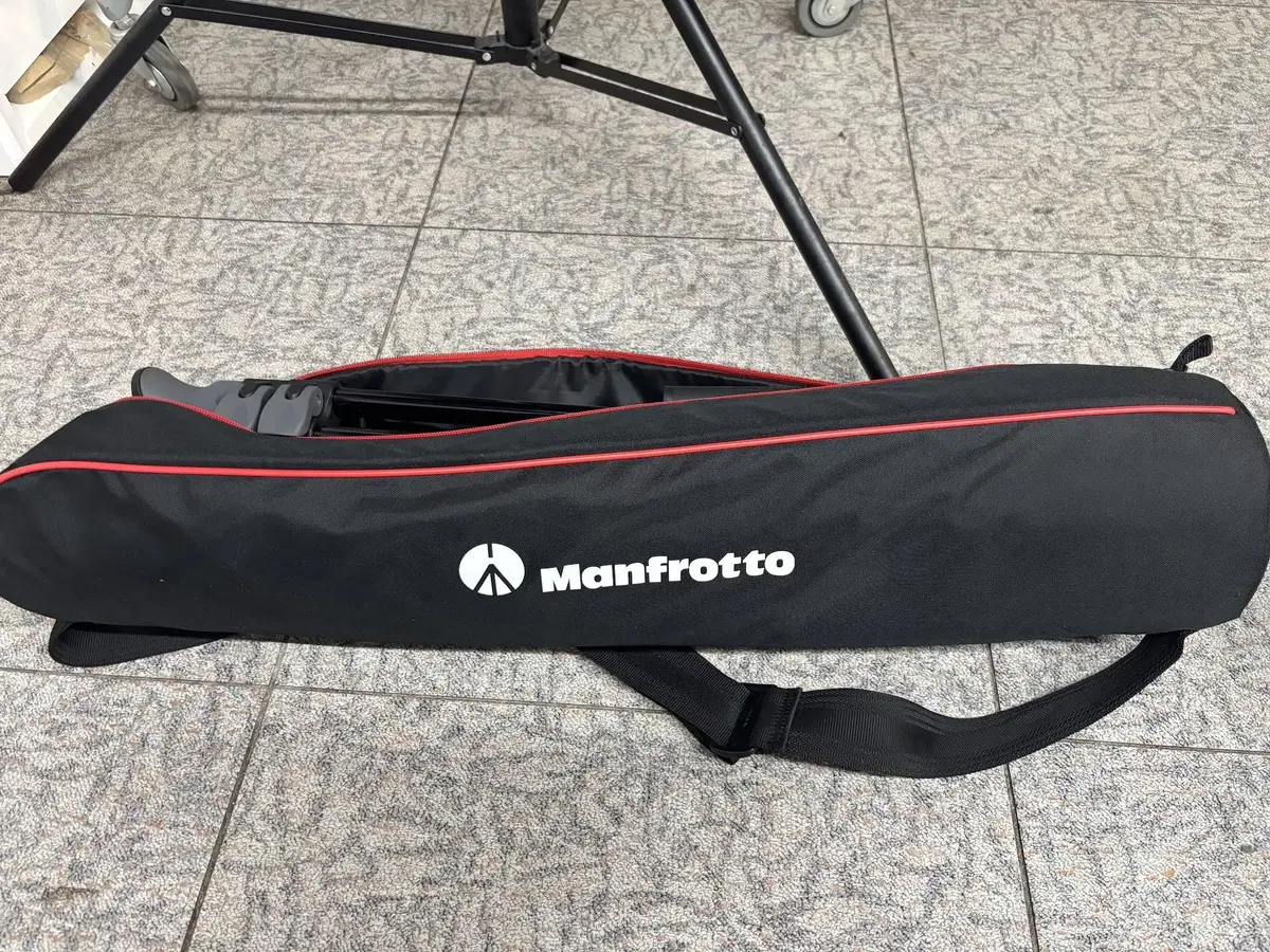 맨프로토 Manfrotto MVT502AM 비디오 삼각대