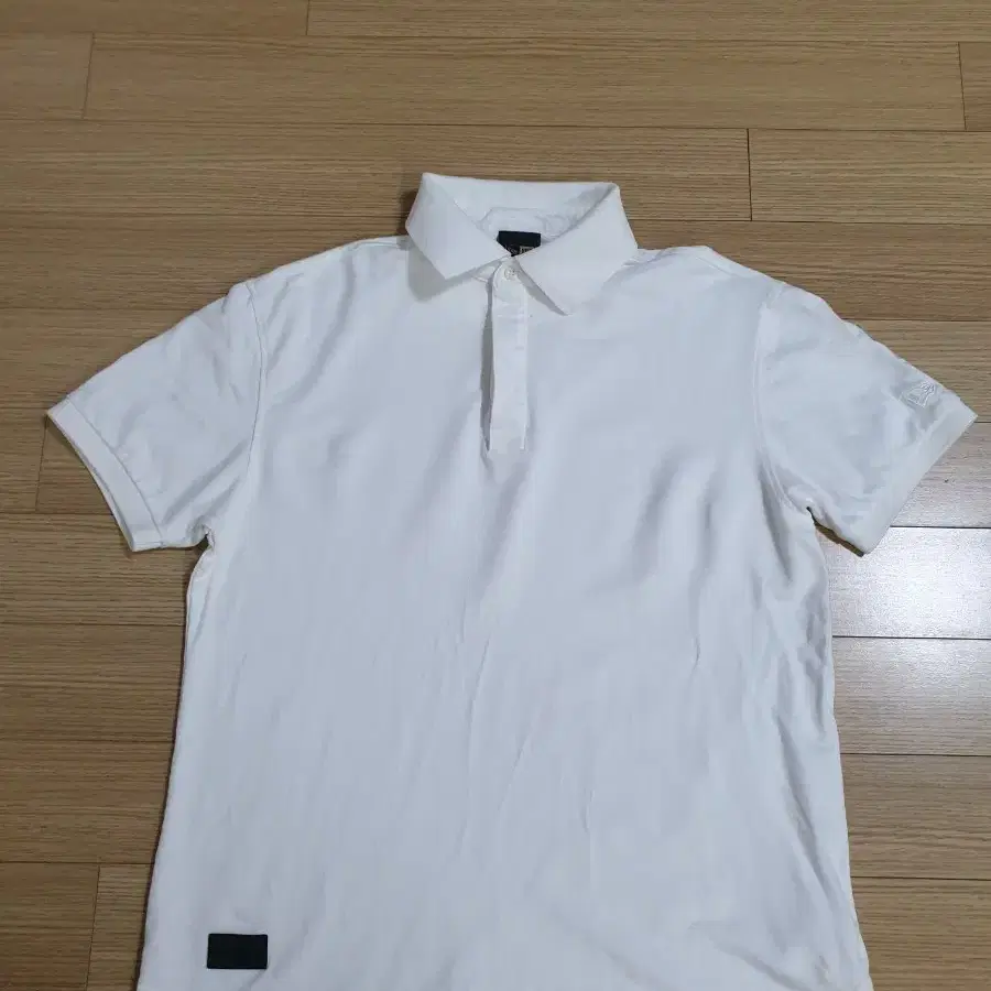 뉴에라 카라 반팔티셔츠