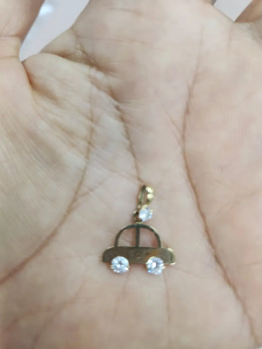 14k 자동차 모양 펜던트