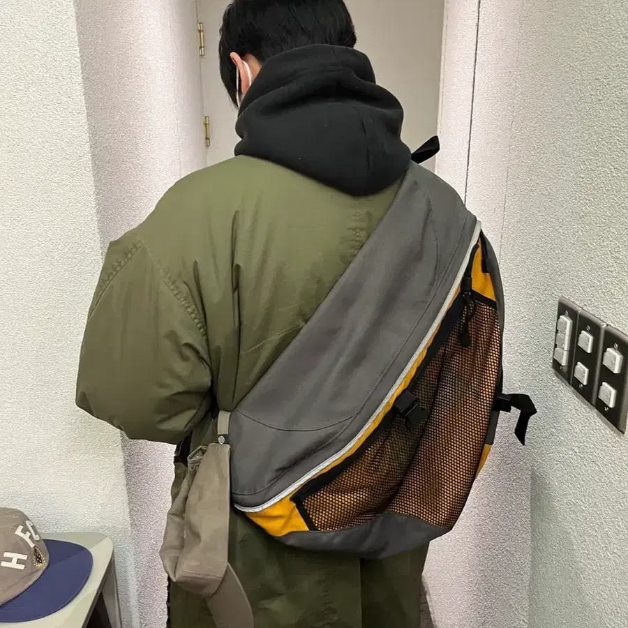 [Stussy] Sling crossbag Orange