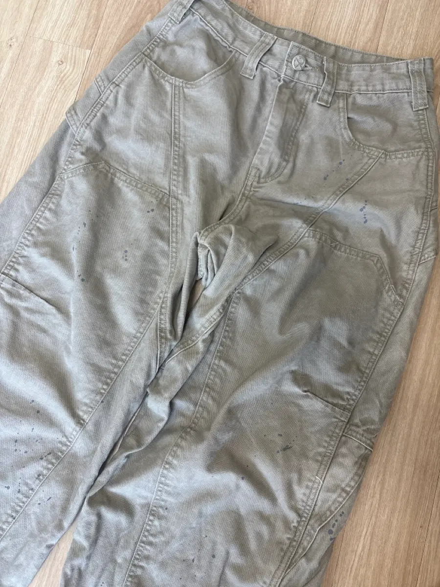 노매뉴얼 painted double knee pants 베이지