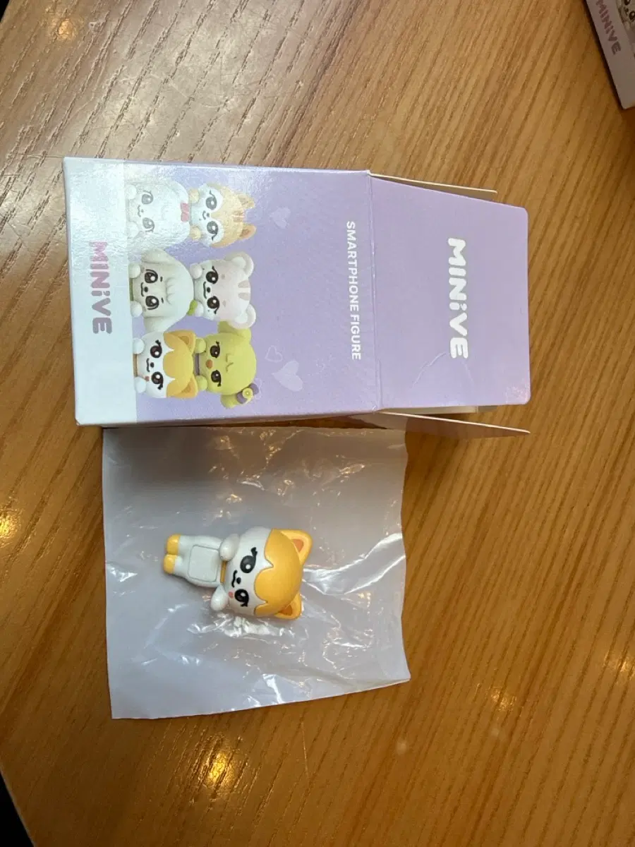 아이브 미니브 스마트폰 피규어