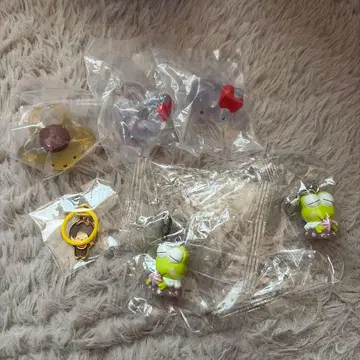산리오 몬치치 헬로키티 포차코 푸딩 케로케로케로피 가챠가챠