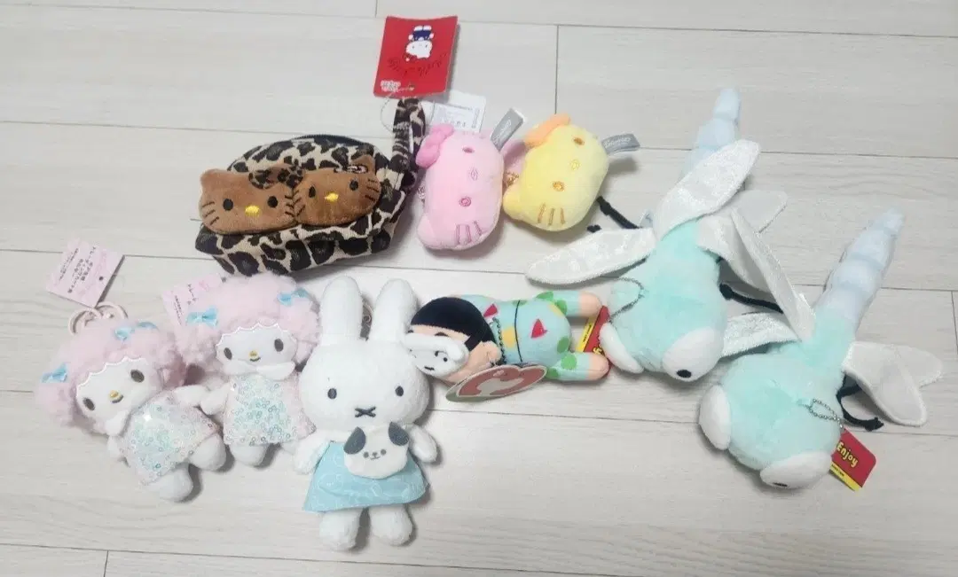 (새제품) 캐릭터 인형 세트 헬로키티, 마이멜로디, 미피, 짱구, 잠자리