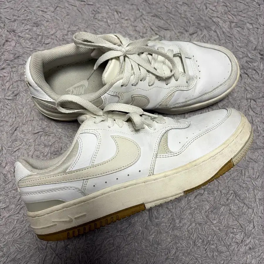 나이키 감마포스 270