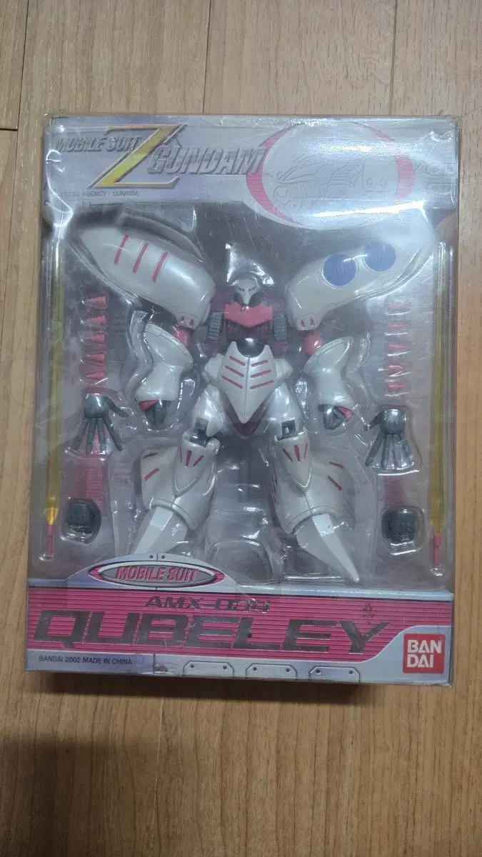 반다이 모빌슈트 큐베레이 AMX-004 피규어