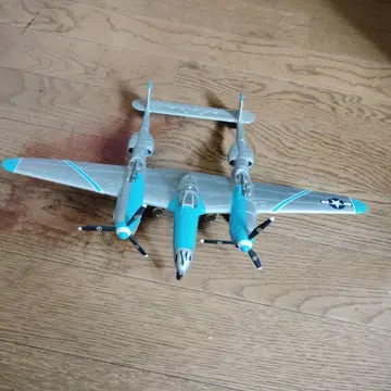 P-38 라이트닝 프라모델 본체