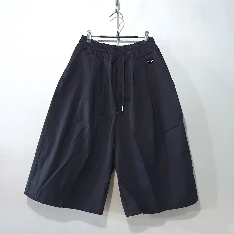 SS신상) 워크 디링 투턱 버뮤다 팬츠 2color