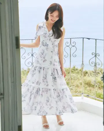 토코 어깨 리본 포함 사다리 레이스 티어드 절개 카슈쿨 원피스