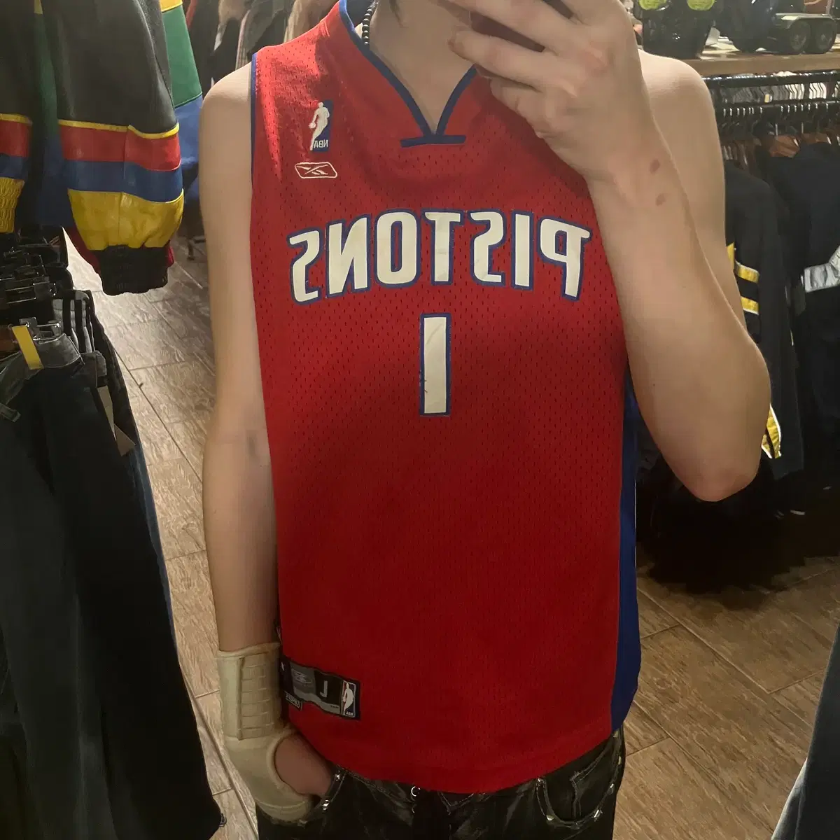 [HI] Reebok 디트로이트 피스턴스 유니폼 슬리브리스